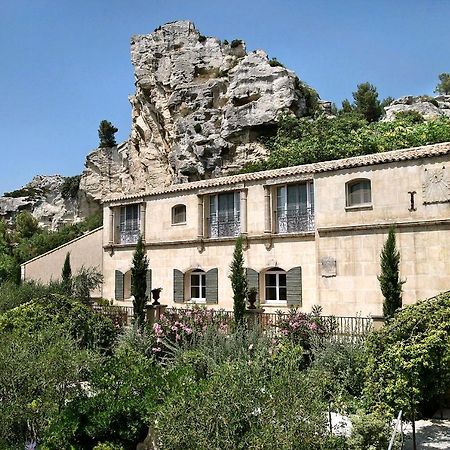 Отель Baumaniere - Les Baux De Provence Экстерьер фото